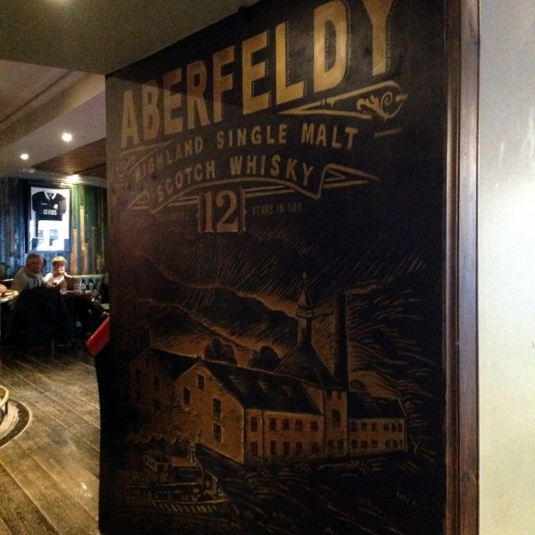 weepub mural