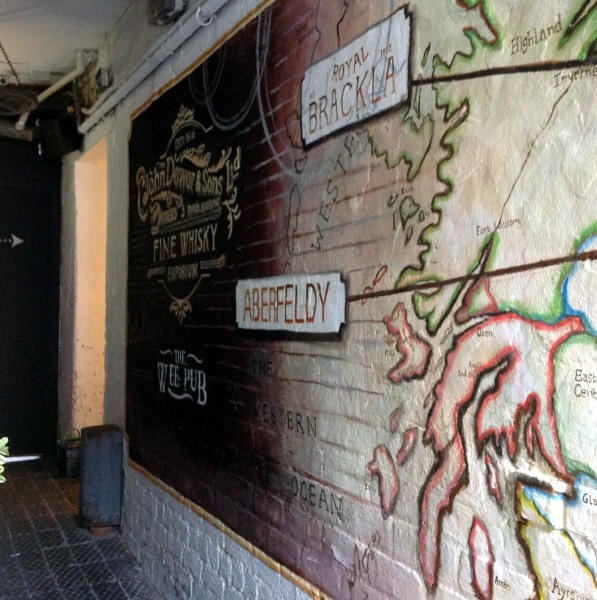 weepub mural