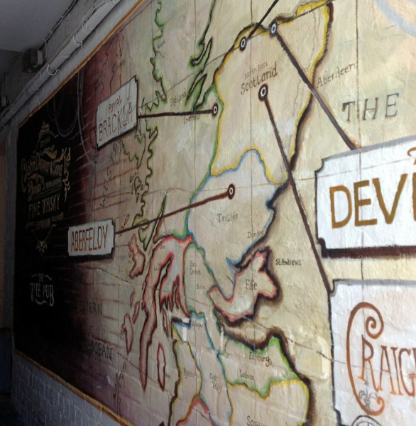weepub mural
